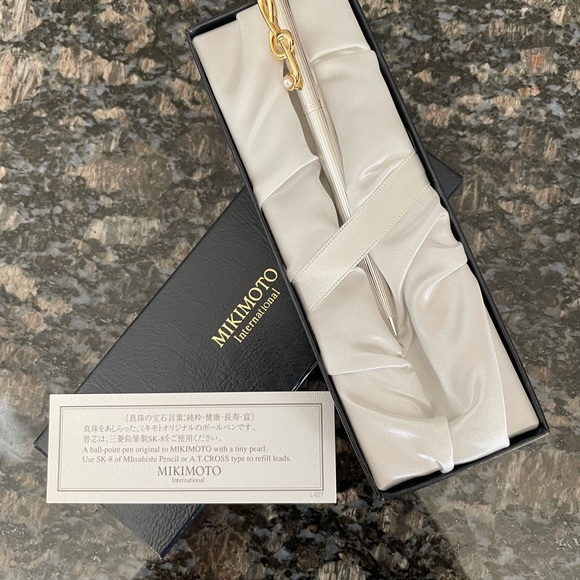 Mikimoto Accessories - 🆕NEW Vintage Mikimoto Ball-Point Pen w/Treble Clef clip set w/pearl at bottom